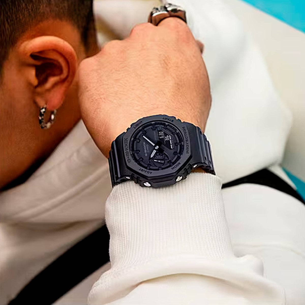 Casio G-Shock GA-2100 Carbon Core GA-2100-1A1ER – portée au poignet