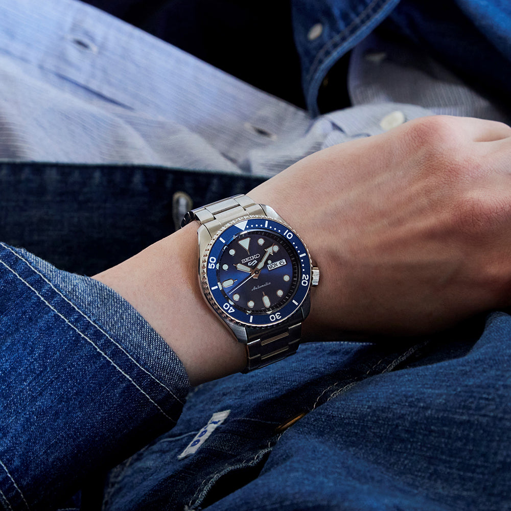 Seiko 5 Sports Bleue SRPD51K1 – portée au poignet