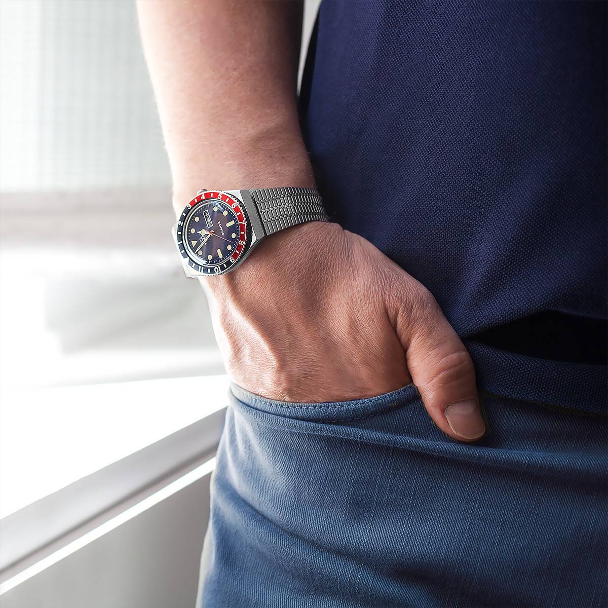 Timex Q Timex Reissue "Pepsi" TW2T80700 – portée au poignet